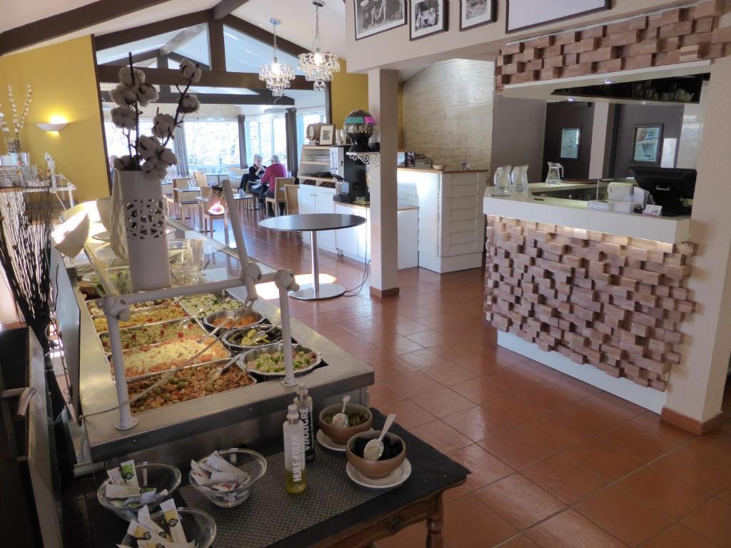 Hotel & Restaurant Heliotel Montferrier-sur-Lez Esterno foto